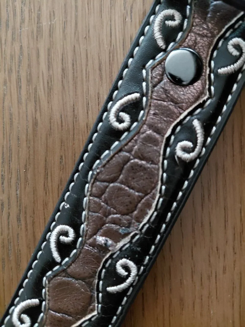 Ariat please note